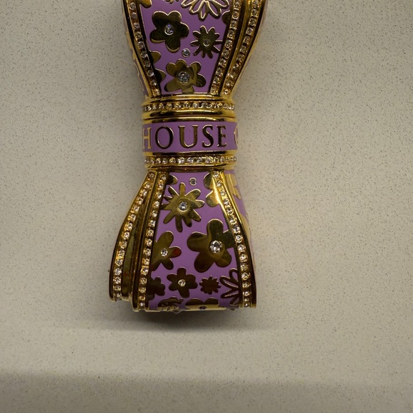 House of Sillage bow lipstick case lavender, floral design - Picture 5 of 6